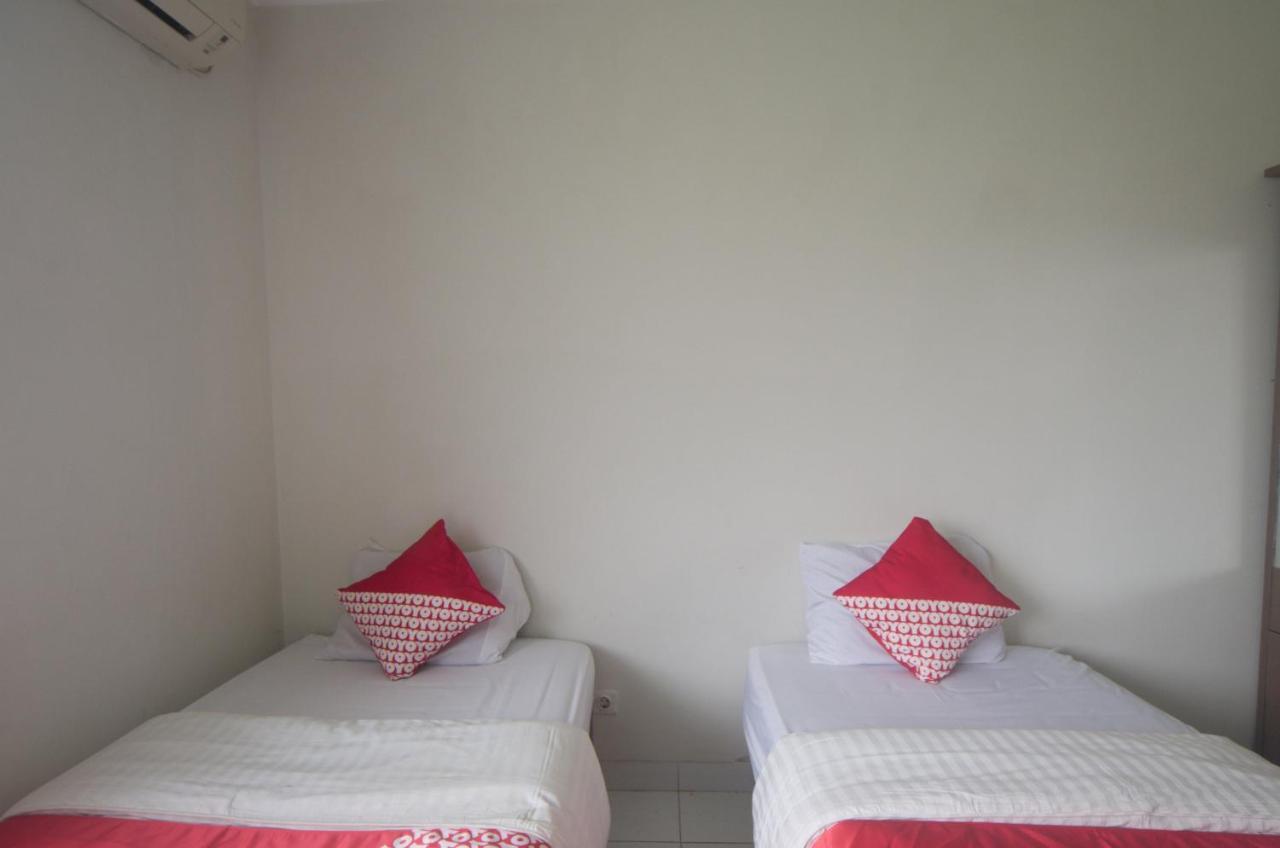 Oyo 3049 Scientia Dormitory Syariah Tangerang Exterior photo