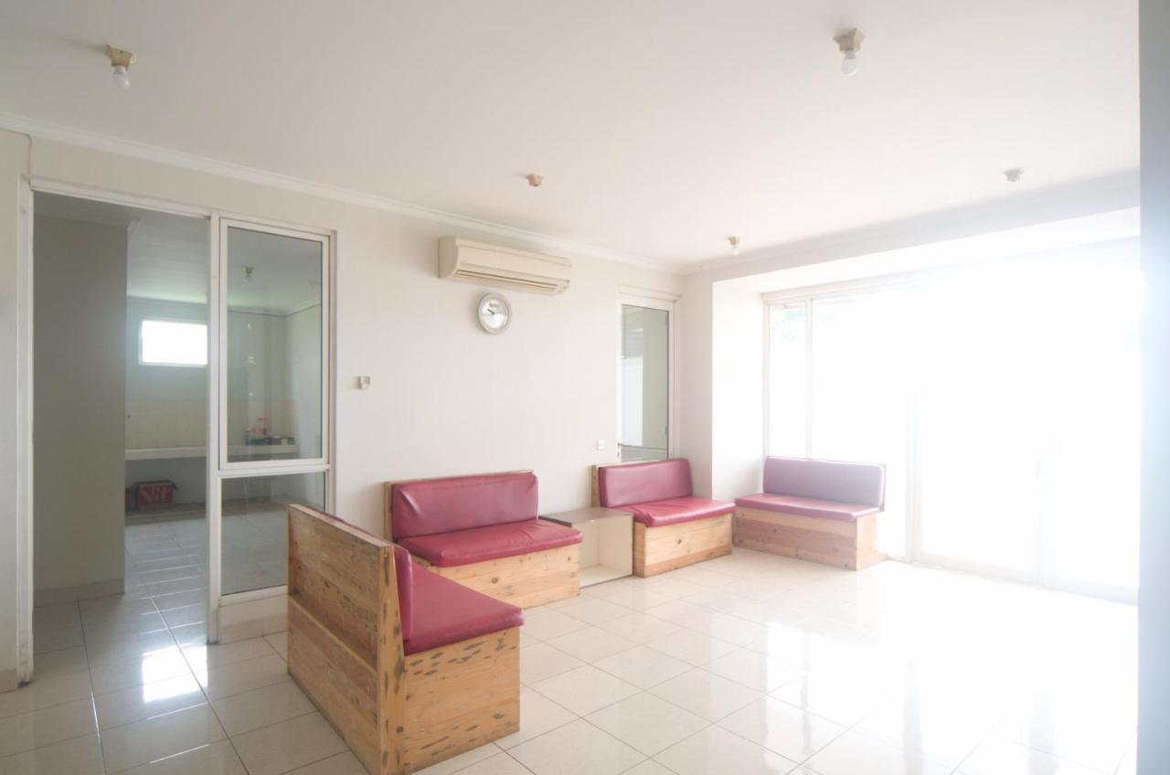 Oyo 3049 Scientia Dormitory Syariah Tangerang Exterior photo